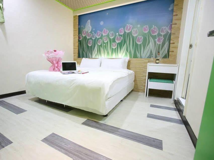 Clover House-自助式無人旅店 تشونغلي المظهر الخارجي الصورة